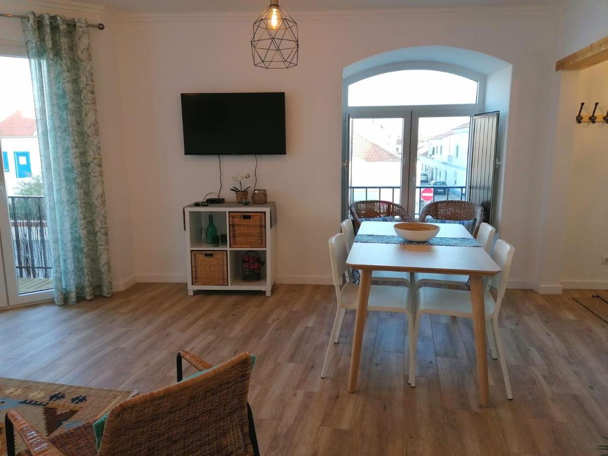 Apartamento Vilamar วิลานอวา ดิ มิลฟงติส ภายนอก รูปภาพ